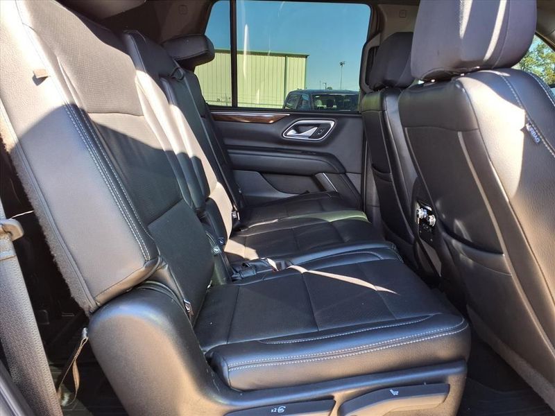 Used 2022 GMC Yukon SLEImage 17