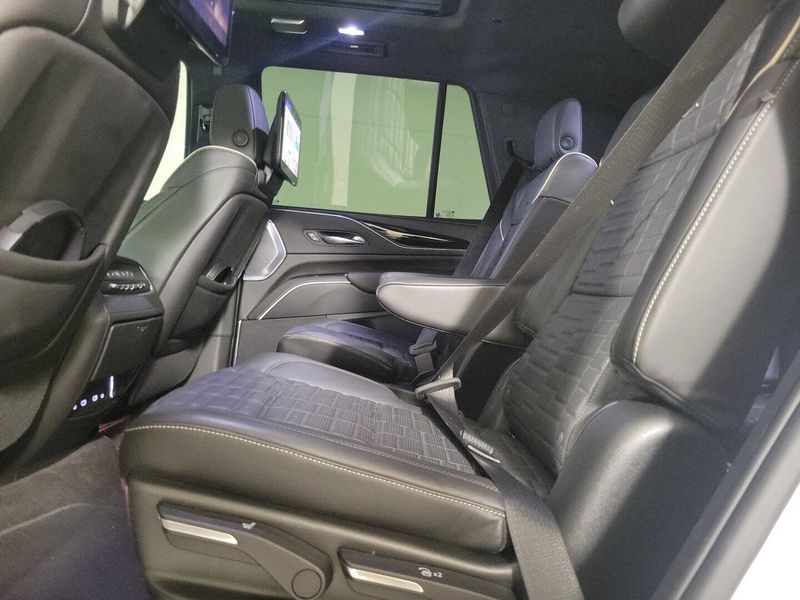 2023 Cadillac Escalade V-Series photo 19