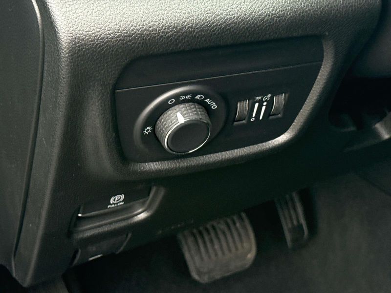 New 2026 Jeep Grand Cherokee Laredo X 4x2