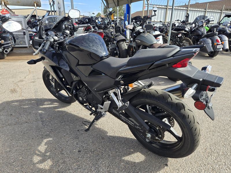 USED 2015 HONDA CBR 300R Image 6