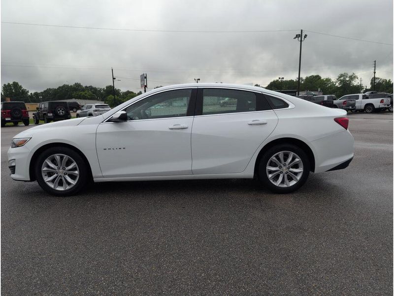 2023 Chevrolet Malibu LTImage 2