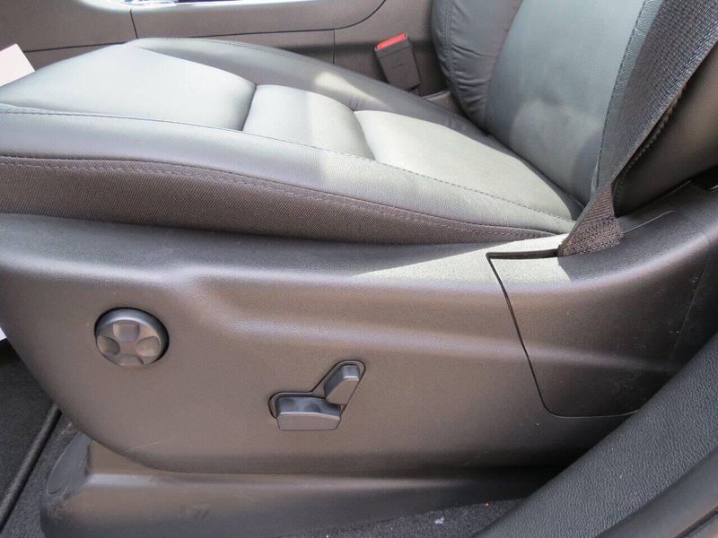 Used 2020 Jeep Grand Cherokee Limited 4x4 4dr SUVImage 12