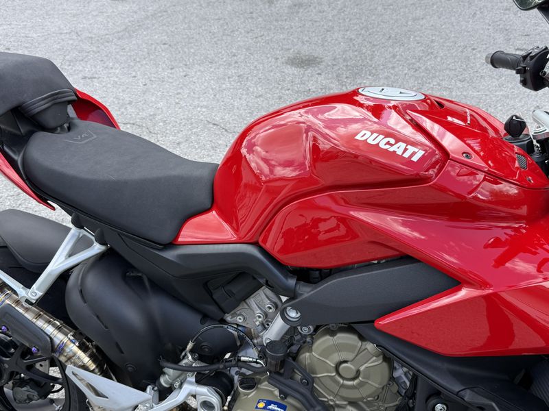 2022 Ducati Streetfighter V4 S
