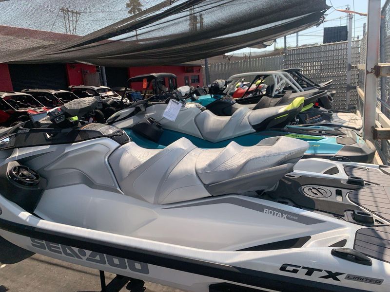 New 2025 Sea-Doo GTX LIMITED 325 (SOUND SYSTEM) Image 8
