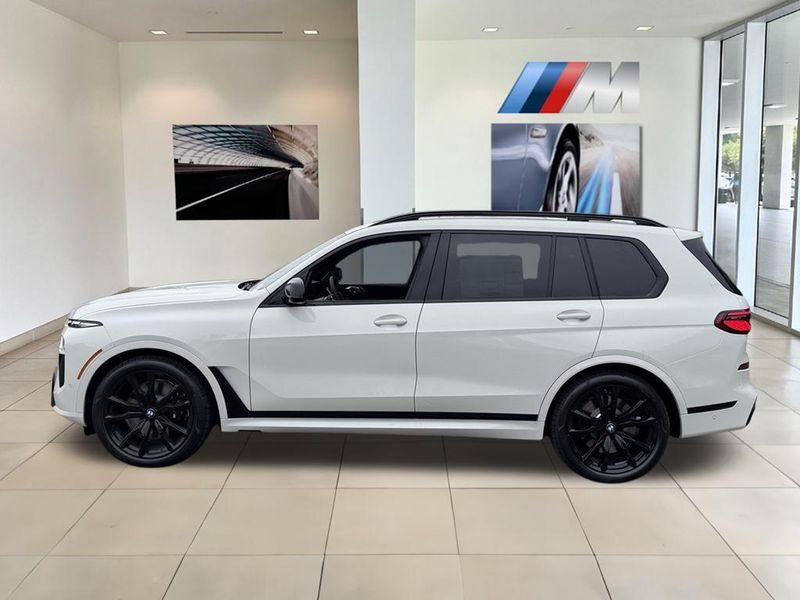2025 BMW X7 M60iImage 5