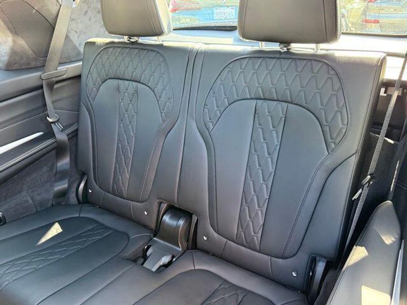 Used 2026 BMW X7 M60iImage 33