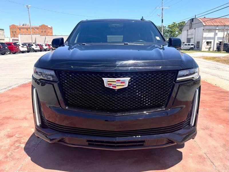Used 2023 Cadillac Escalade SportImage 2