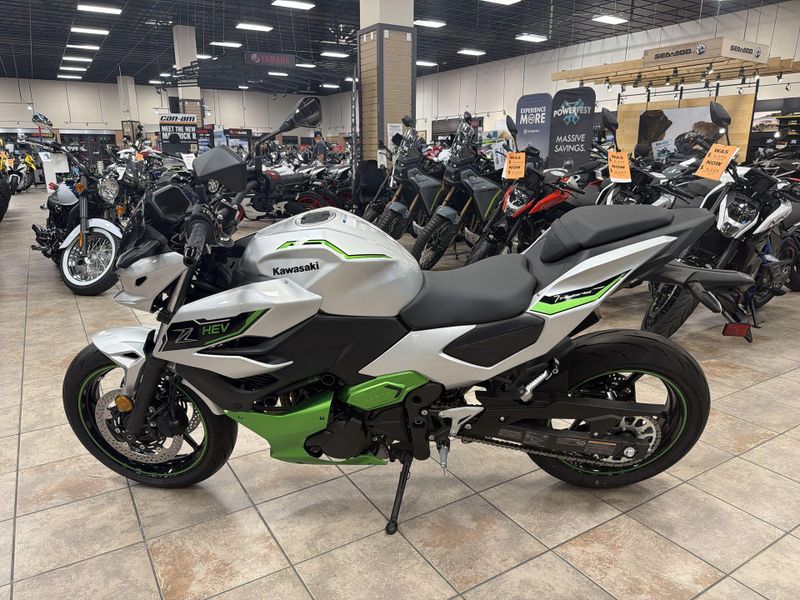 New 2024 Kawasaki Z7 HYBRID ABS Image 14