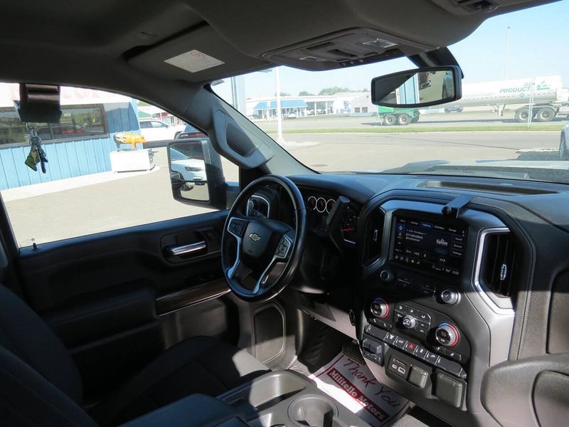 Used 2022 Chevrolet Silverado 2500HD LT 4x4 4dr Crew Cab SBImage 25