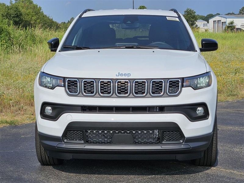 2025 Jeep Compass Latitude 4x4Image 2