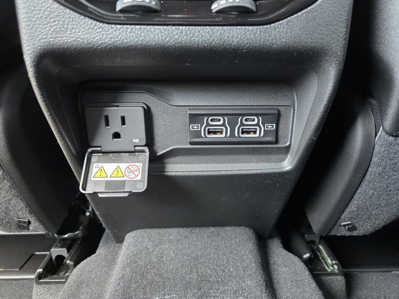 New 2026 Jeep Grand Cherokee L Laredo X 4x2