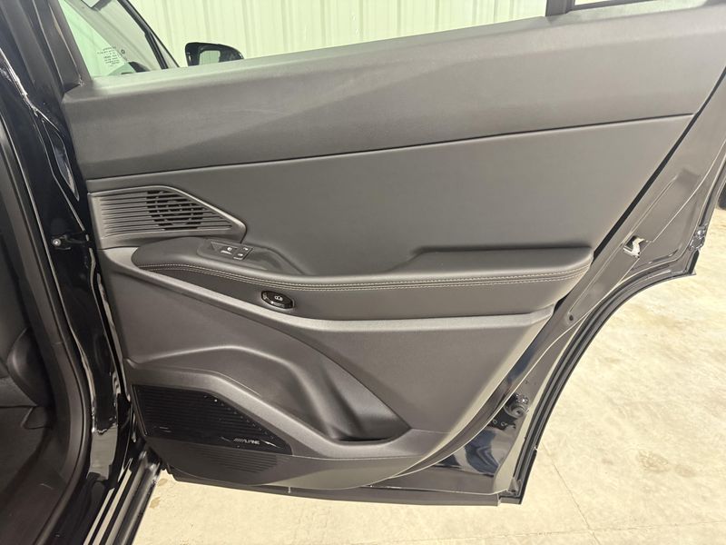 New 2026 Jeep Cherokee Limited 4x4Image 9