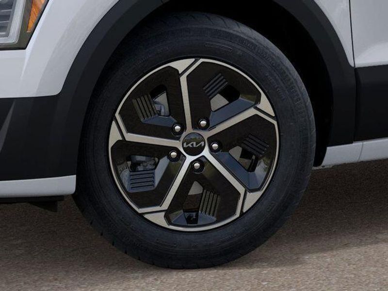 New 2026 Kia Niro LXImage 10