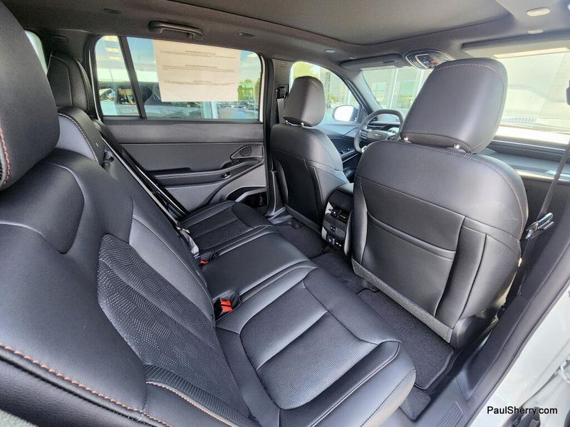 New 2026 Jeep Cherokee Overland 4x4