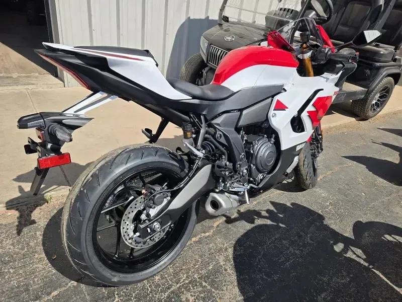 NEW 2026 YAMAHA YZF-R7 70TH ANNIVERSARY EDITION Image 5