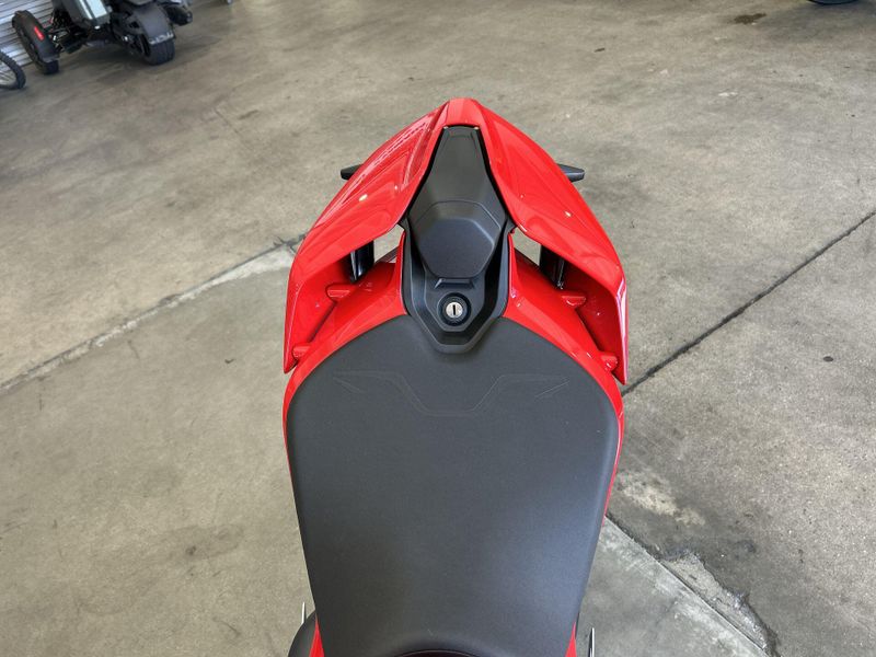 New 2026 Ducati STREETFIGHTER V4 S Image 20