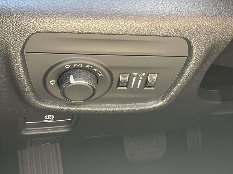 New 2026 Jeep Grand Cherokee L Laredo 4x2