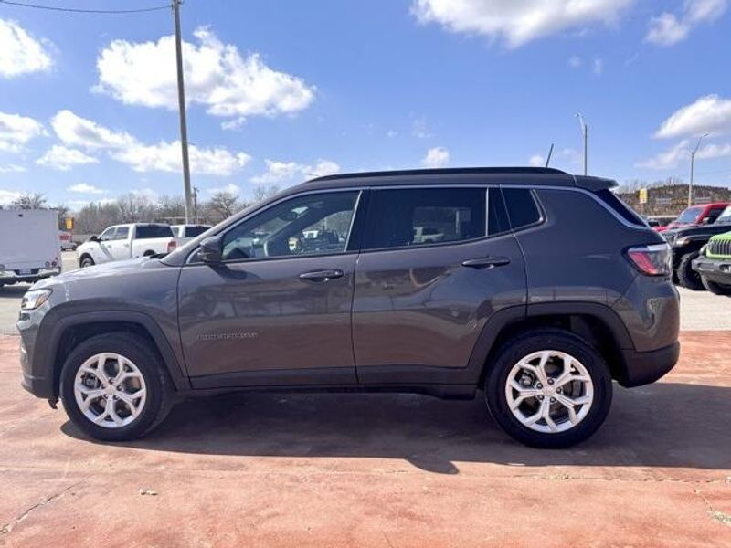 Used 2024 Jeep Compass LatitudeImage 9