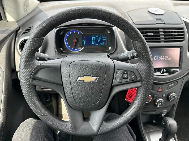 2016 Chevrolet Trax LSImage 2
