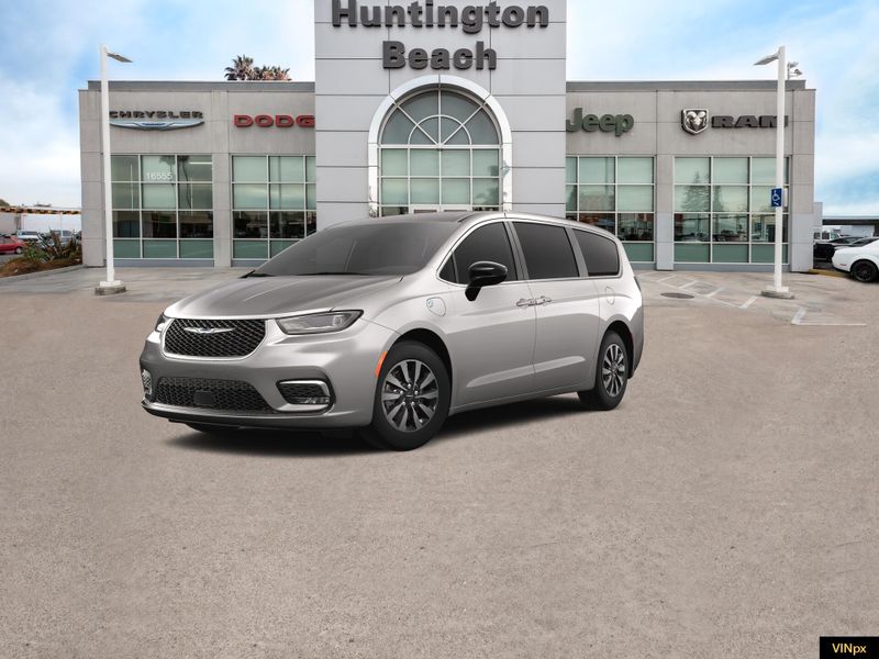 2025 Chrysler Pacifica Hybrid SelectImage 1