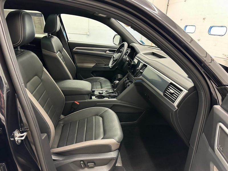 2021 Volkswagen Atlas Cross Sport 3.6L V6 SEL PremiumImage 32