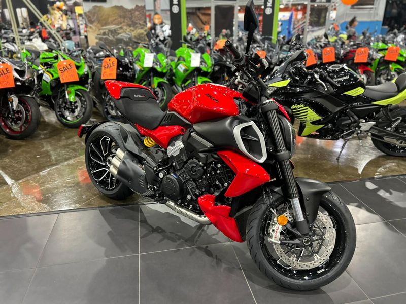 New 2025 Ducati DIAVEL V4 Image 14