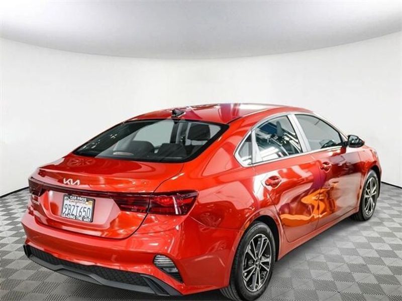 2022 Kia Forte LXSImage 8