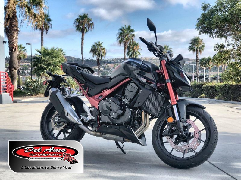 New 2026 Honda CB750 HORNET E-CLUTCH Image 1
