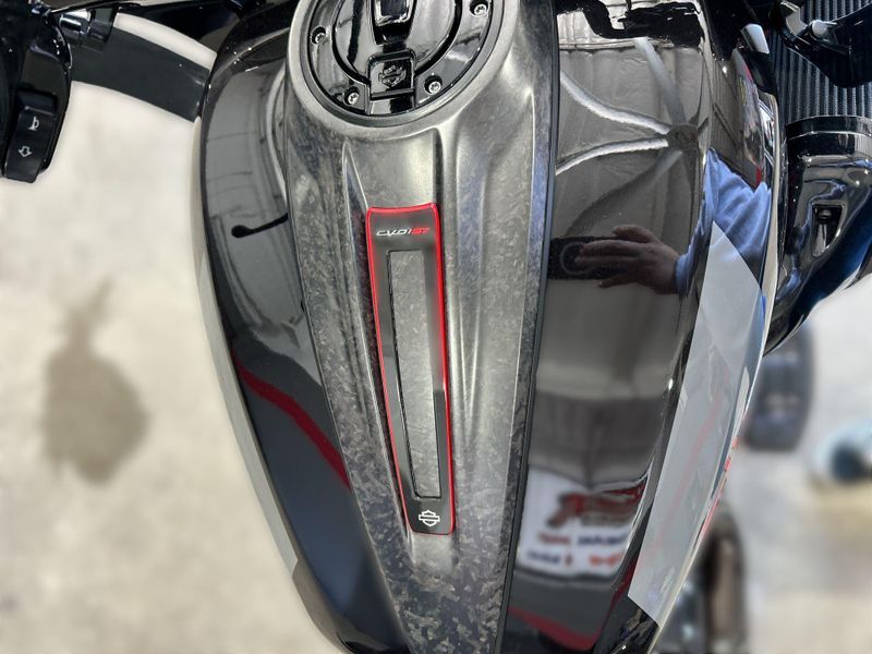 Used 2025 Harley-Davidson ROAD GILDE CVO ST Image 28