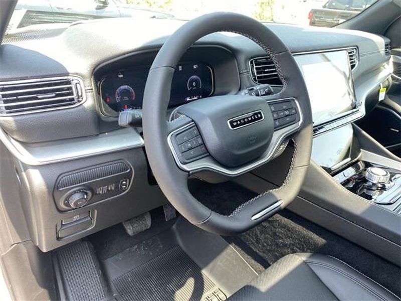 2024 Wagoneer Wagoneer Carbide 4x2Image 16