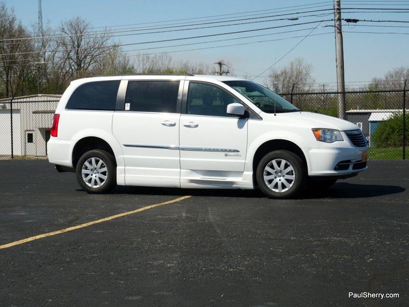 2014 Chrysler Town & Country TouringImage 36