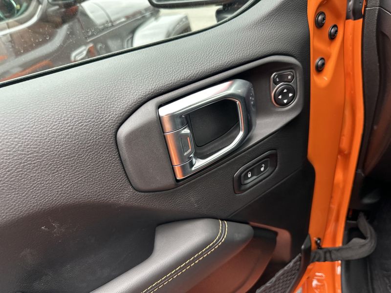 New 2025 Jeep Wrangler 4-door SaharaImage 18