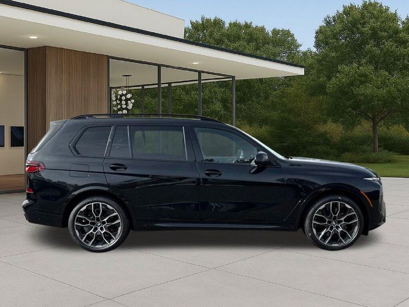 New 2027 BMW X7 xDrive40iImage 7