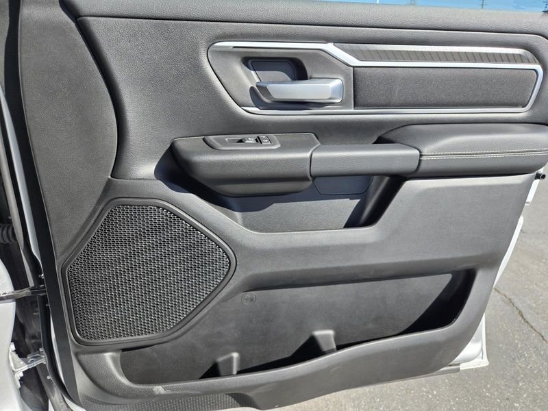 New 2026 RAM 1500 Big Horn Crew Cab 4x2 5'7' Box