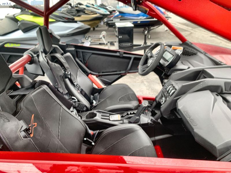 New 2025 Can-Am MAVERICK X3 MAX X RS TURBO RR SMART-SHOX Image 18