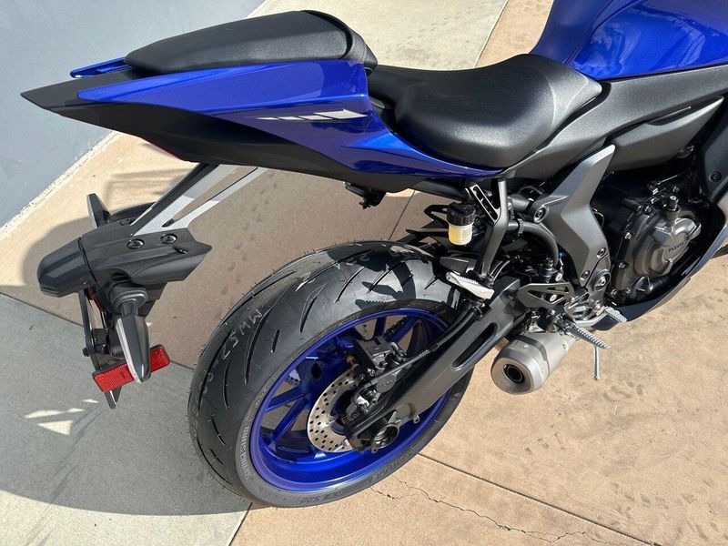 Used 2024 Yamaha YZF-R7 CA Image 9
