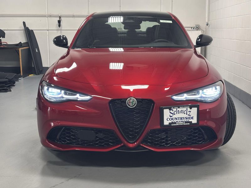 New 2025 Alfa Romeo Giulia Intensa AwdImage 6