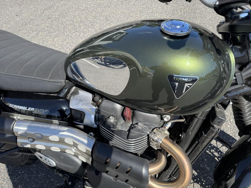 2023 Triumph Scrambler 900 - BROOKLANDS GREEN 