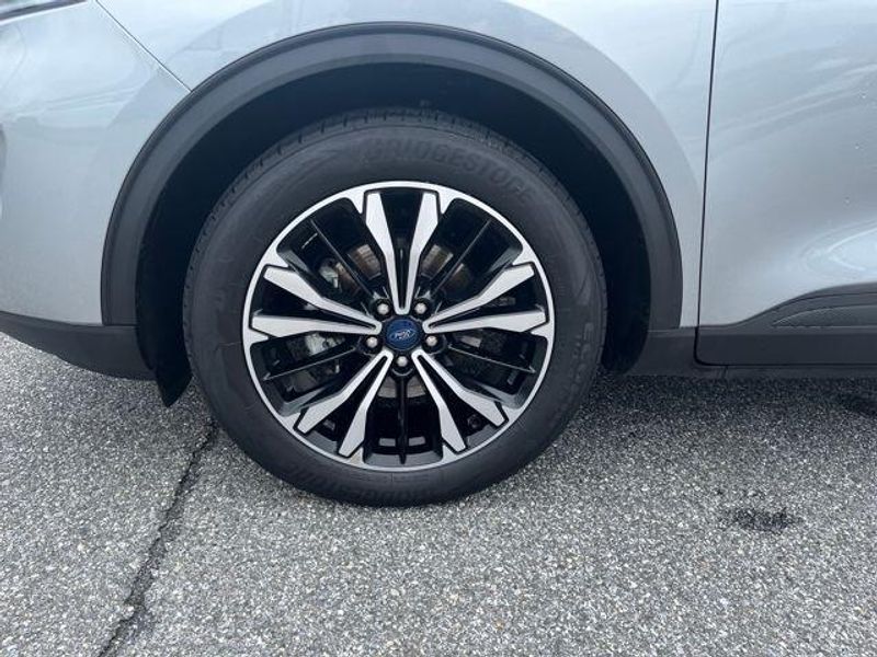2022 Ford Escape SE photo 22
