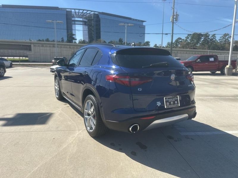 Used 2018 Alfa Romeo Stelvio TiImage 7