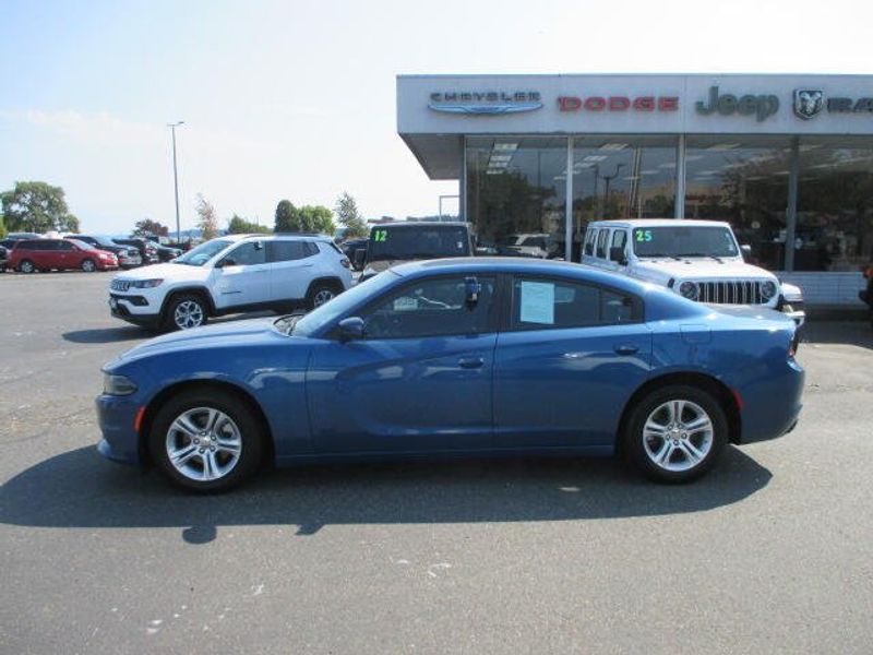 Used 2022 Dodge Charger SXTImage 11