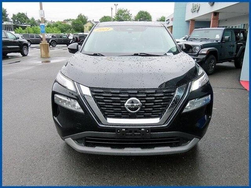2021 Nissan Rogue SVImage 3