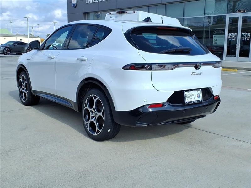 New 2025 Alfa Romeo Tonale AwdImage 8