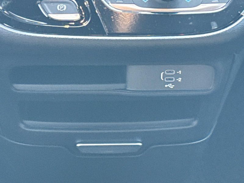 New 2027 Chrysler Pacifica Select Awd