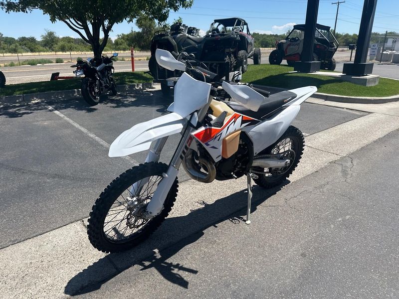 2023 KTM XC 300 