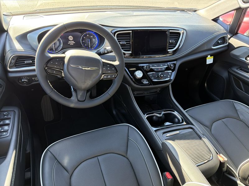 New 2026 Chrysler Pacifica LimitedImage 24