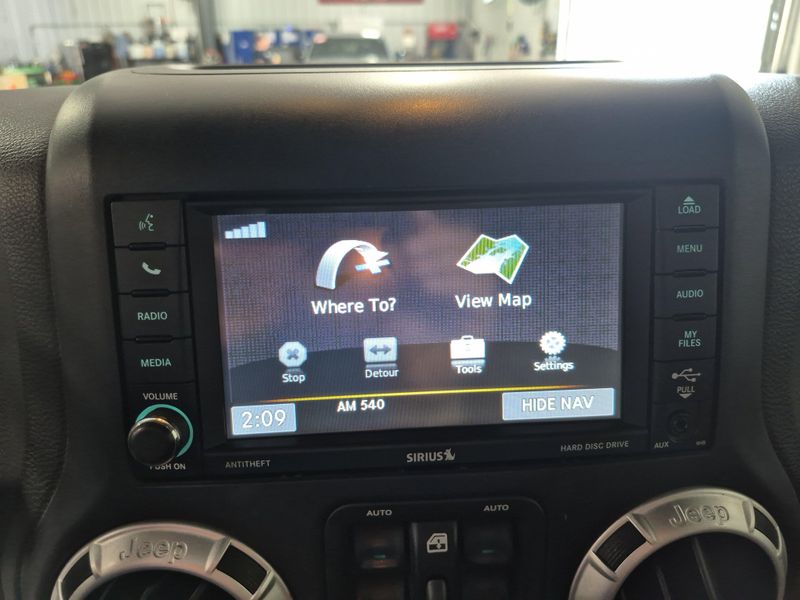 Used 2016 Jeep Wrangler Unlimited SaharaImage 28