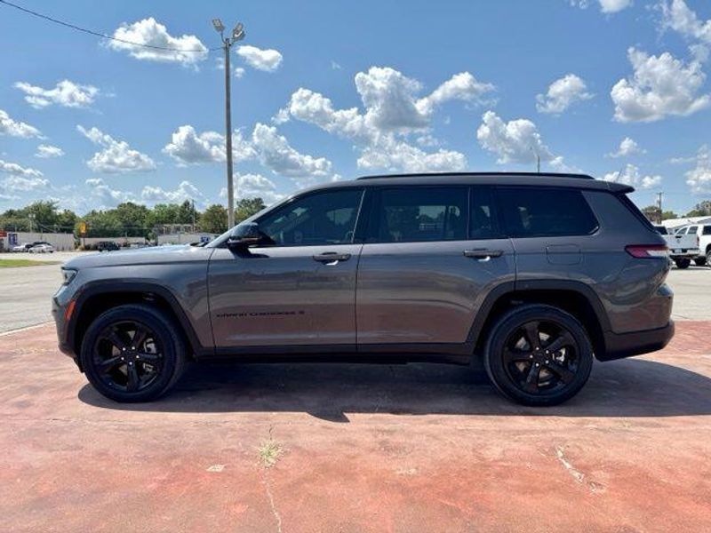 Used 2025 Jeep Grand Cherokee L Altitude XImage 9