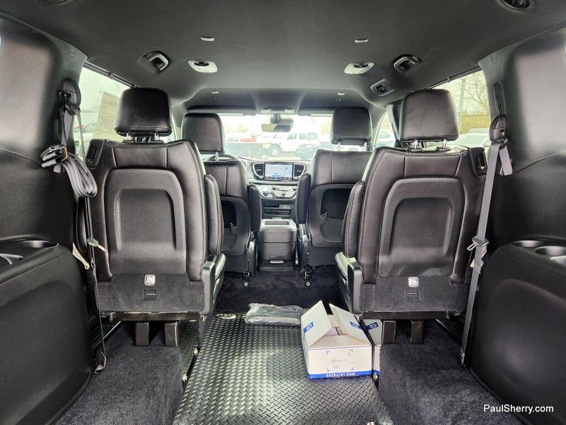 New 2026 Chrysler Voyager Lx