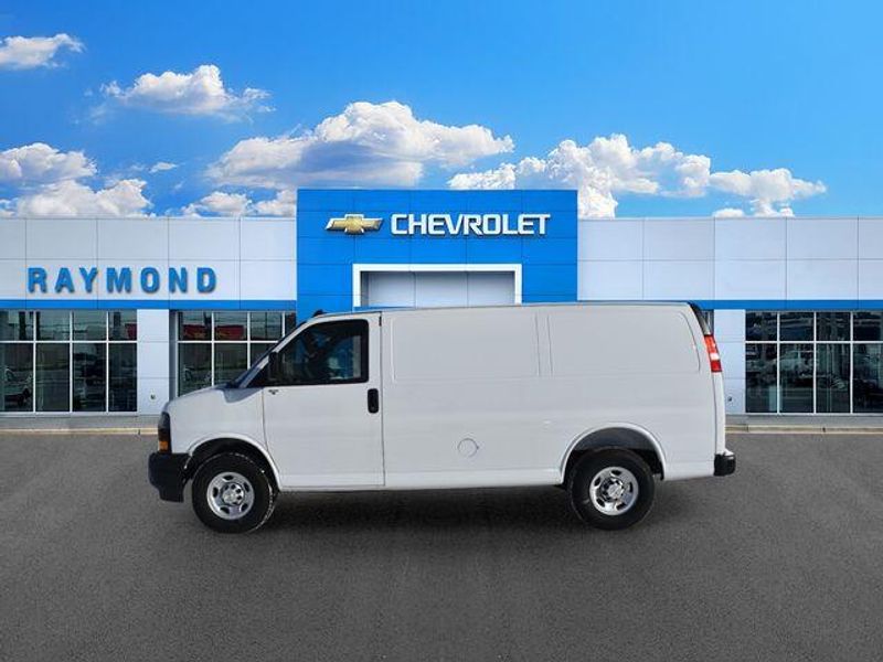 New 2025 Chevrolet Express 2500 Work VanImage 7
